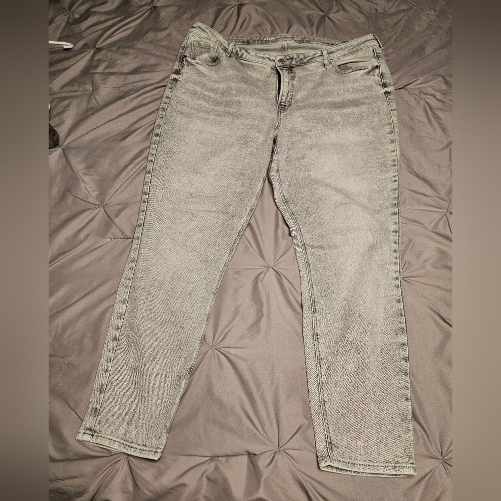 Old Navy Women's Light Gray Straight Leg Jeans